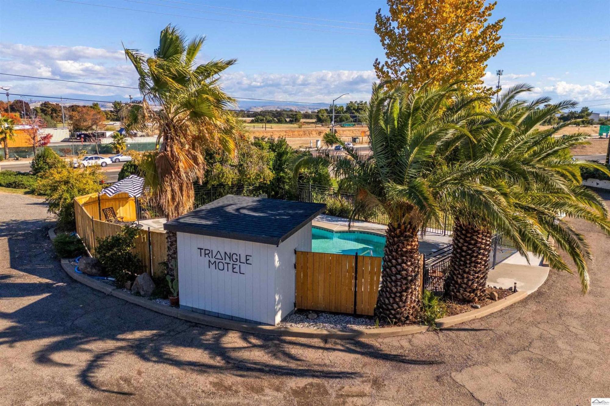 Triangle Motel Ред-Блафф Екстер'єр фото